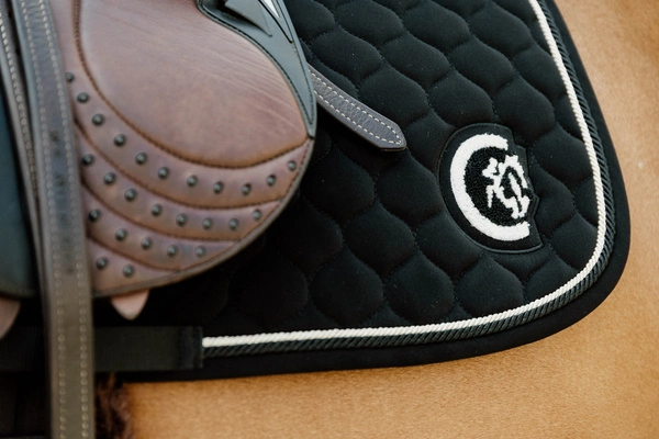 Kentucky czaprak Onion Quilt 3D Logo - czarny