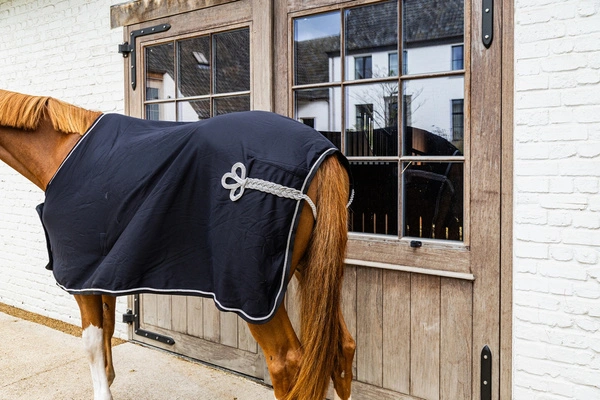 Kentucky derka polarowa Prize Giving Cooler Fleece Rug - granatowa