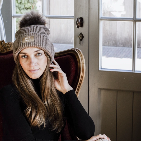 Czapka zimowa Kentucky Pompom - beżowa