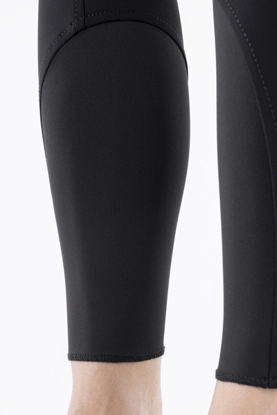 Damskie bryczesy Equiline Adellek z wysokim stanem i pełnym lejem X-Grip - czarne